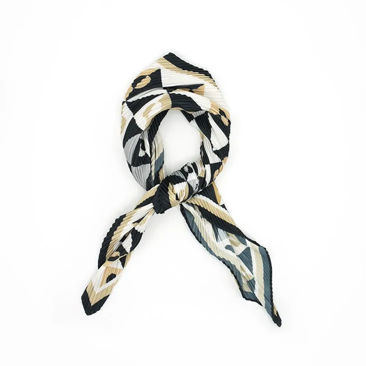 Ελέγξτε το τσαλακωμένο Bandana S031