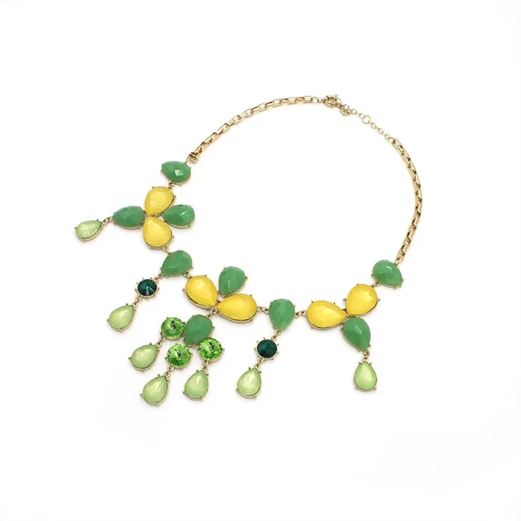 Κολιέ με κρεμαστό κόσμημα